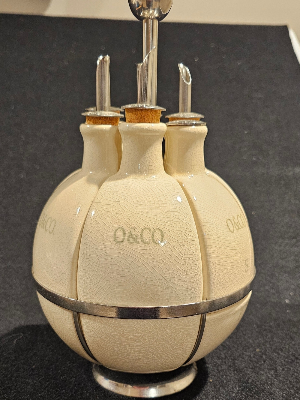 O&CO Ceramic Olive Oil & Vinegar Cruet Set in Cream